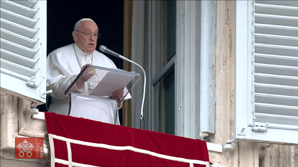 Pope at Angelus: Strive for the ‘extraordinary’ | Catholic Sabah